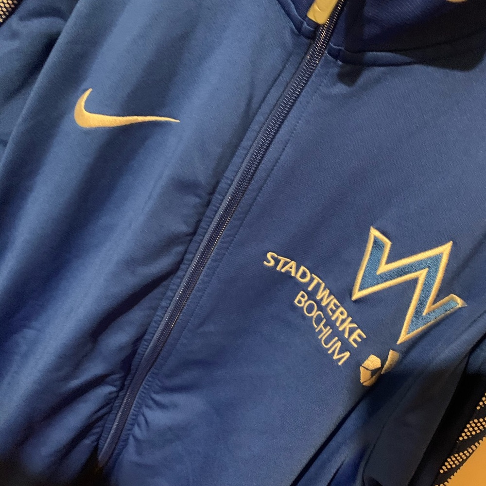 Nike jacket - Picture 3 of 3